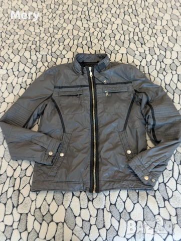 Oригинално яке Guess - M размер (по етикет L)