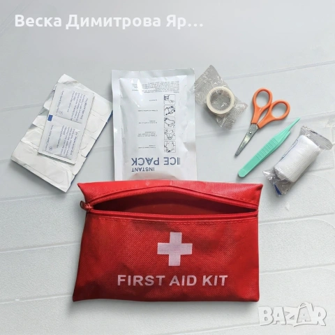 Компактен комплект за първа помощ в червена чантичка