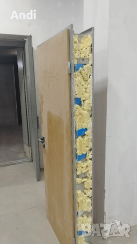 Врата с метална каса брава и дръжки с ключ 3 бр 78/201см дясна, снимка 6 - Дограми - 52715536