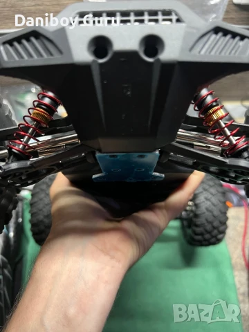 Hosim X07W безчетков мотор RC кола 1/10  Безчеткова скорост 68km/ч Хоби клас 4WD Всички терени, снимка 13 - Коли, камиони, мотори, писти - 51143800