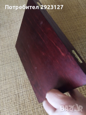 ДЪРВЕНА КУТИЯ ЗА СЪХРАНЕНИЕ  НА ЧЕТИРИ ЕЛИПСОВИДНИ ПЛАКЕТА, снимка 7 - Нумизматика и бонистика - 52070586