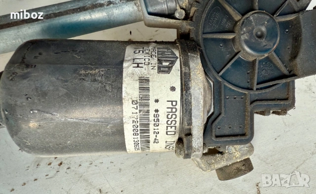 Механизъм с моторче чистачки Land Rover Range Rover sport L320, снимка 2 - Части - 53850447