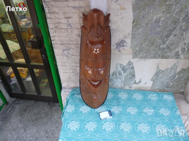 Стара масивна фигура дърво