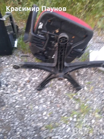  6 броя столове и една стойка ,за ремонт / части ., снимка 16 - Столове - 50920280