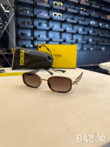 очила с черен обикновен калъф и ув защита gucci chanel christian dior celine , снимка 3 - Слънчеви и диоптрични очила - 51423621