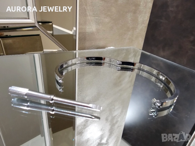 CARTIER Love White Gold 10 Diamonds Small Model Гривна с Отверка, снимка 7 - Гривни - 52821308