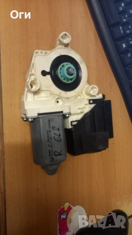 Електромотор стъклоподемник десен за Сеат Ибиза и Кордоба 01-08г. 6Q2 959 801 A / 104 383 101, снимка 2 - Части - 53394383