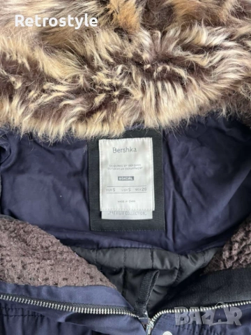 Дамско Зимно Яке Bershka, снимка 2 - Якета - 53393650