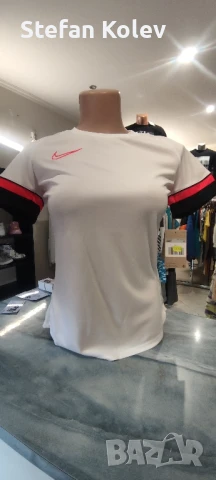 Дамска тениска Nike Dri-FIT Academy CV2627 101, снимка 2 - Тениски - 50655760