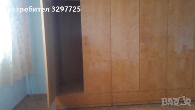 Продавам четирикрилен лакиран гардероб 🧥👗🌲Бял бор🌲, снимка 2 - Гардероби - 52580160