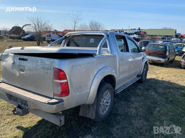 toyota hilux 3.0 d4d facelift navi на части тойота хайлукс автомат , снимка 3 - Автомобили и джипове - 49171638