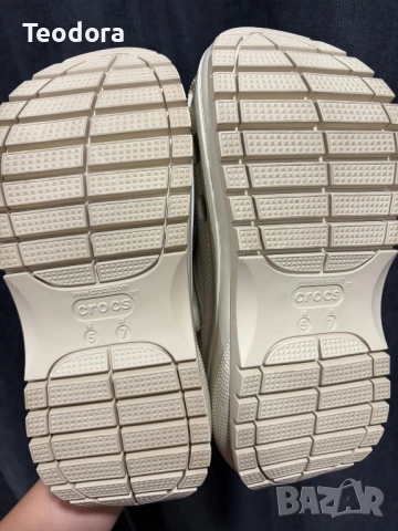 Сандали Crocs Mega Crush, снимка 8 - Сандали - 54184185