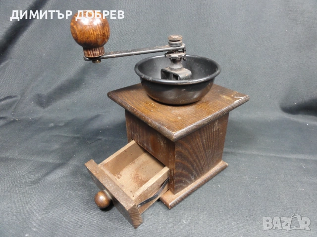 СТАРА РЕТРО ДЪРВЕНА МЕЛНИЦА ЗА КАФЕ РЪЧНА КАФЕМЕЛАЧКА, снимка 3 - Декорация за дома - 53614863