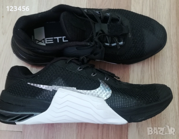 Маратонки на NIKE ном. 41