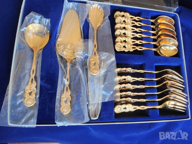 Solingen / Солинген к-т за чай/кафе и десерти, дълбоко позлатен, чисто нов, мод.Хилдесхаймска роза