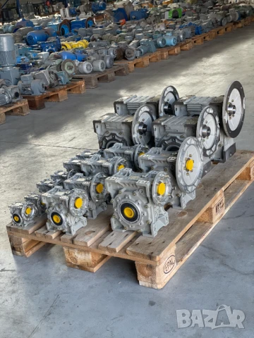 Червячен редуктор 050, Ф25, снимка 2 - Други машини и части - 51164292