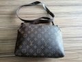 Дамска чанта Louis Vuitton, снимка 2