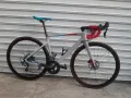 Продавам карбонов шосеен велосипед Cube C62 road race , снимка 1