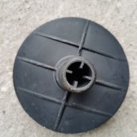 Винт за захващане на резервната гума за Рено , снимка 2 - Аксесоари и консумативи - 45419672