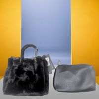 Плюшена дамска стилна чанта в комплект с несесер/органайзер за принадлежности, снимка 3 - Чанти - 45559188