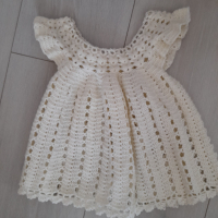 Ръчно плетени роклички, снимка 4 - Бебешки рокли - 45003624
