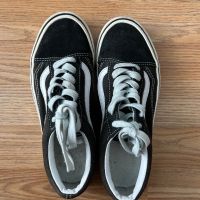 Обувки - Ниски маратонки Vans “Old Skool”, снимка 1 - Маратонки - 45351271