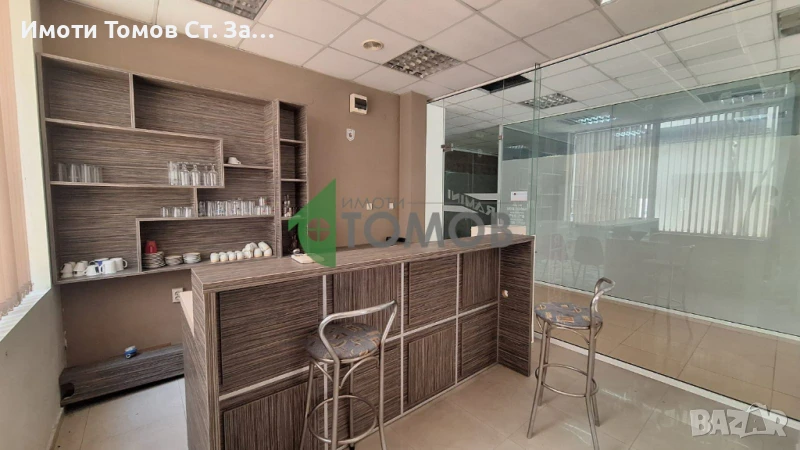 Заведение със статут на кафе под наем в Център, снимка 1