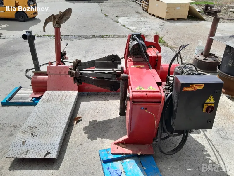  Машина за монтаж на гуми., снимка 1