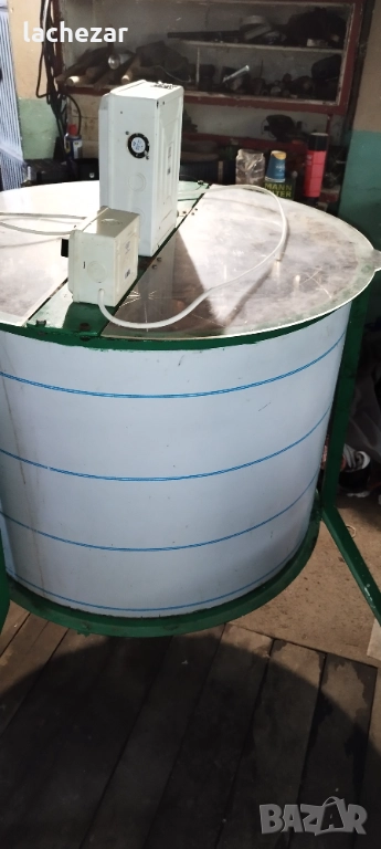 Центрофуга за мед 24 рамки , снимка 1