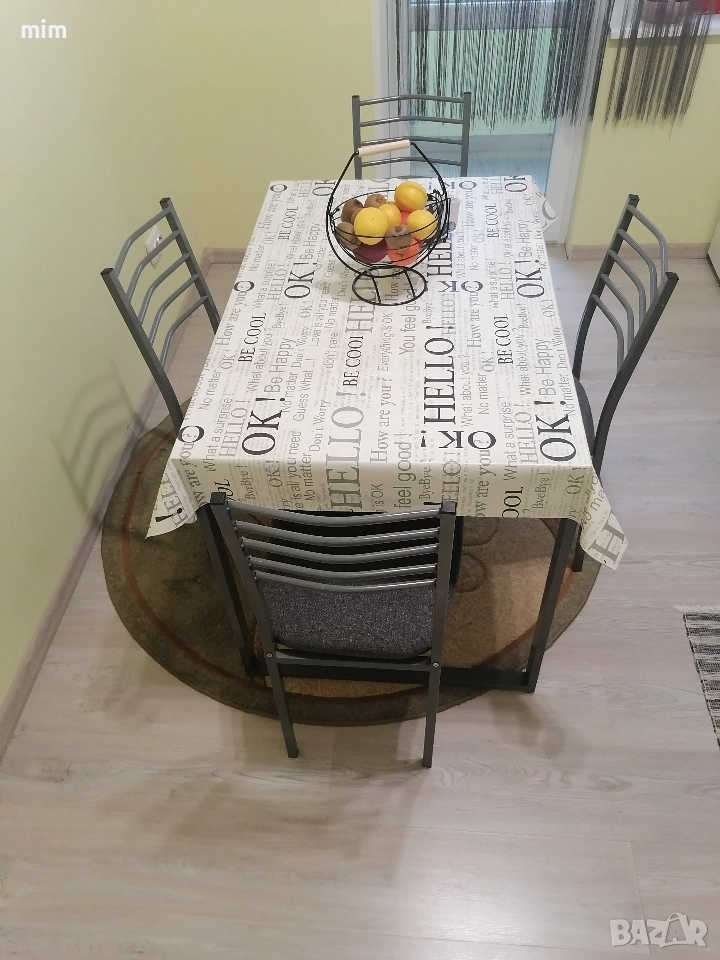 Кухненска маса стъклена и столове, снимка 1