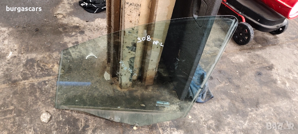 Стъкло предна лява врата Peugeot 308, снимка 1