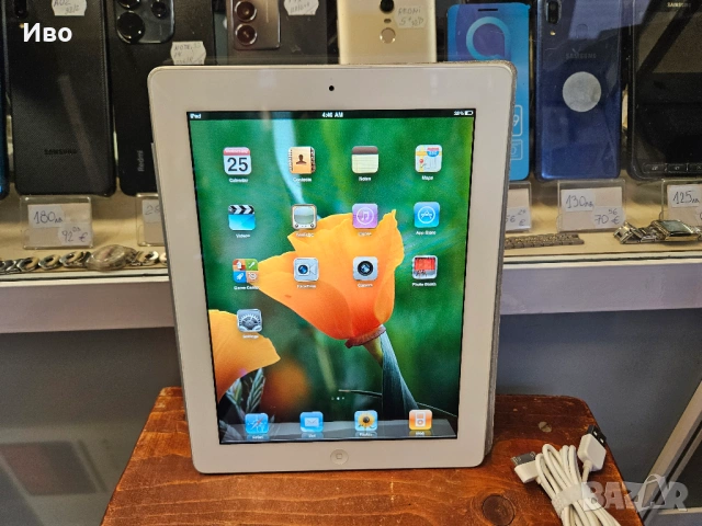 9,7" таблет Apple iPad 2 16GB, Wi-Fi, 9.7in - White (MC979LL/A) В отлично техническо и визуално съст, снимка 4 - Таблети - 53559214