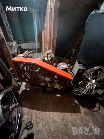 Компресор УК25, снимка 2 - Други машини и части - 51671118