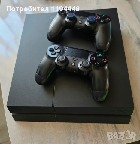 Playstation 4 + 2 джойстика, снимка 1