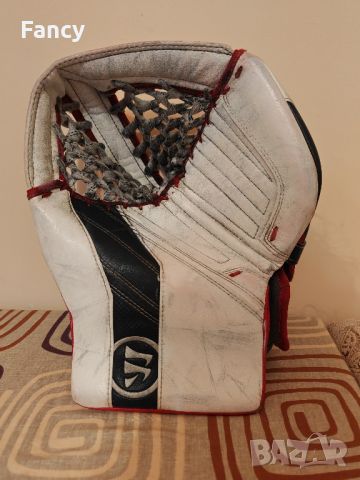 Вратарска хокей ръкавица Warrior R /G5 pro , снимка 1 - Зимни спортове - 45497078