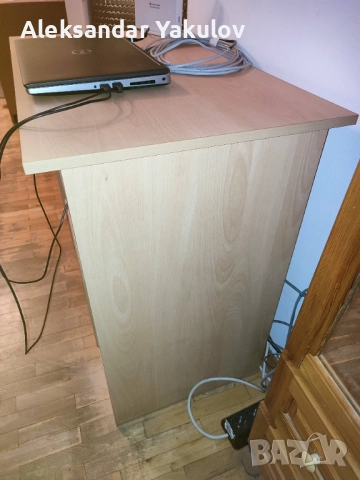 Продавам запазено ученическо компютърно бюро + подарък, снимка 5 - Бюра - 52755202