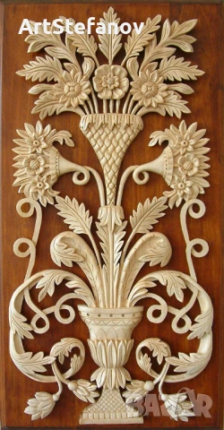 Пано "Ваза с цветя“, ръчна дърворезба, уникат