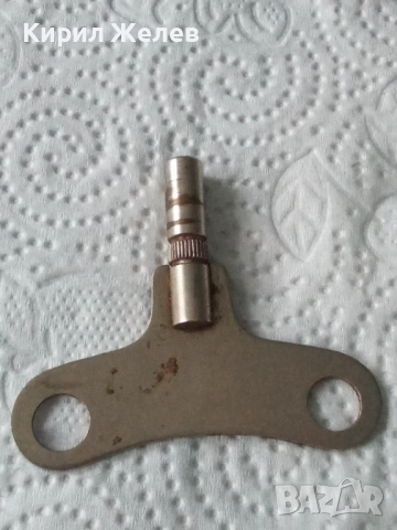 Ключ за стенен часовник 53353, снимка 4 - Антикварни и старинни предмети - 53137528