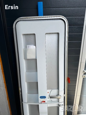 Оригинална врата за KNAUS  (Алуминиеви)(чисто нови) (налични 2 броя), снимка 12 - Къмпинг мебели - 48394447