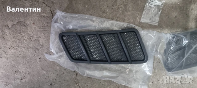 Продавам решетки за преден капак Mercedes  ml 166, снимка 2 - Аксесоари и консумативи - 48495661