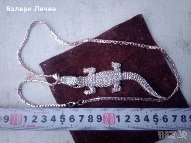 Колие с крокодил , снимка 1 - Колиета, медальони, синджири - 46416772