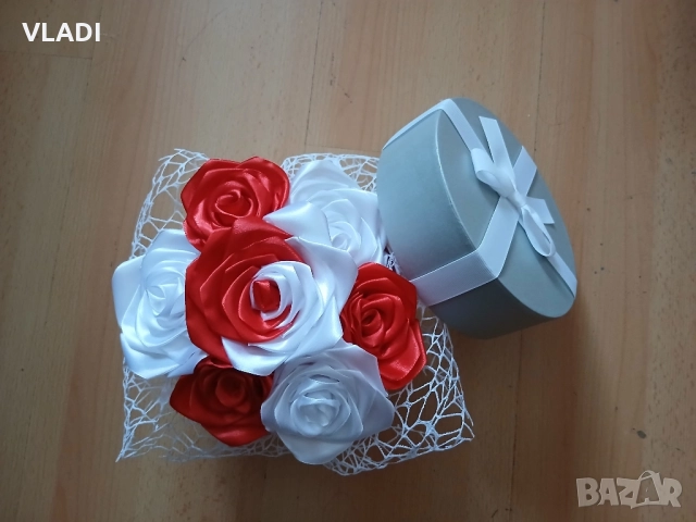 Ръчно изработени сатенени рози, снимка 7 - Ръчно изработени сувенири - 45891917