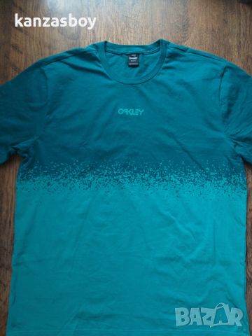 oakley - страхотна мъжка тениска КАТО НОВА 2ХЛ , снимка 3 - Тениски - 45512861
