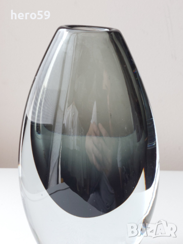 Стара авторска ваза от стъкло фирма Kosta Boda, снимка 2 - Вази - 44978274