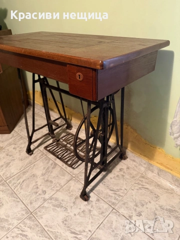 Стара шевна машина, снимка 6 - Антикварни и старинни предмети - 53059670