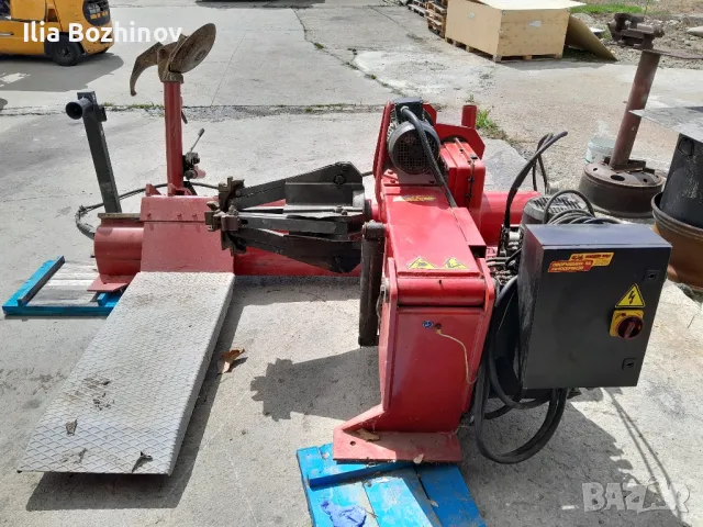  Машина за монтаж на гуми., снимка 1