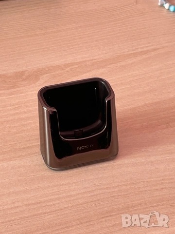 Nokia 8800 Arte зарядна станция