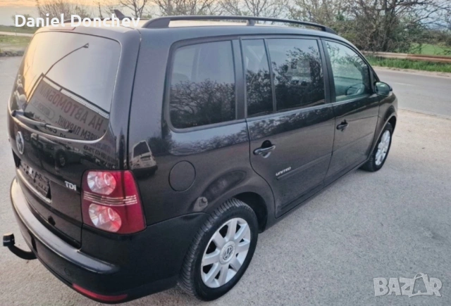 VW Touran 1.9 TDi 2009г. 7 местен, снимка 3 - Автомобили и джипове - 54275541