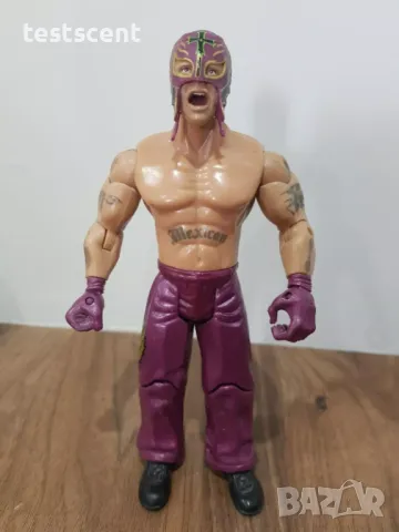 Екшън фигура WWE Rey Mysterio Рей Мистерио 2003 PurpleA Jakks Pacific USA figure играчка, снимка 4 - Фигурки - 48447811