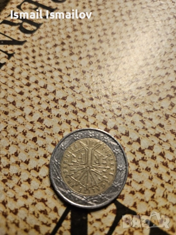 Привличащи банкноти различни видове на различни цени